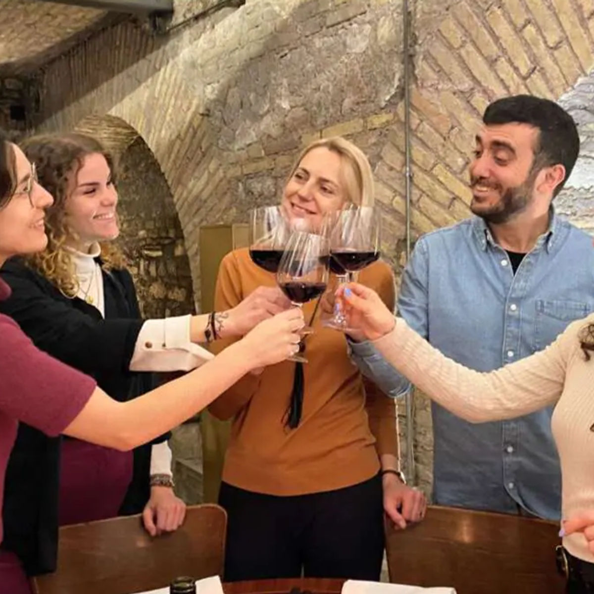 Weinbegleitendes Abendessen bei Kerzenschein in den römischen Bädern von Agrippa
