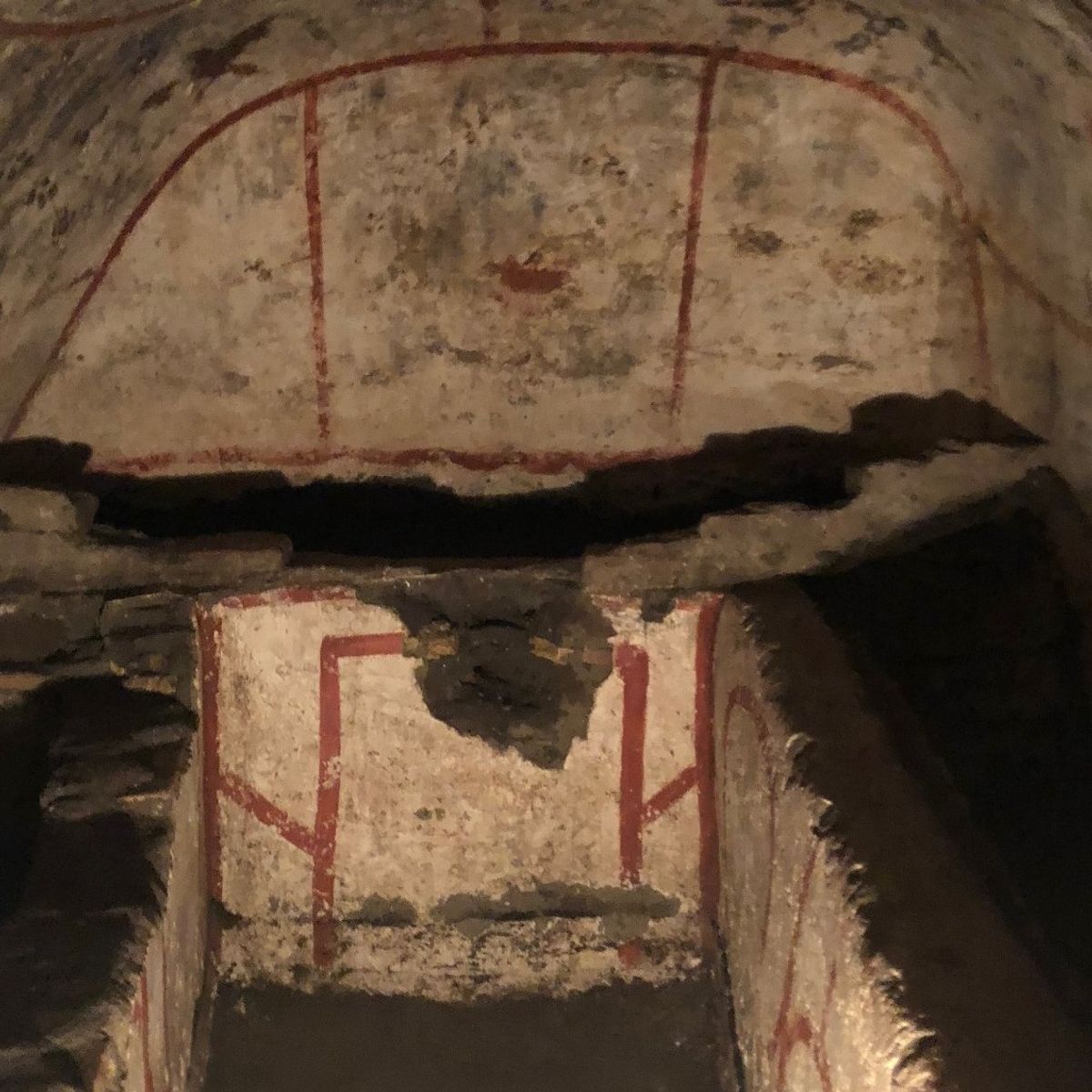 Catacombs Tour with Breakfast and Ice Cream in Rome