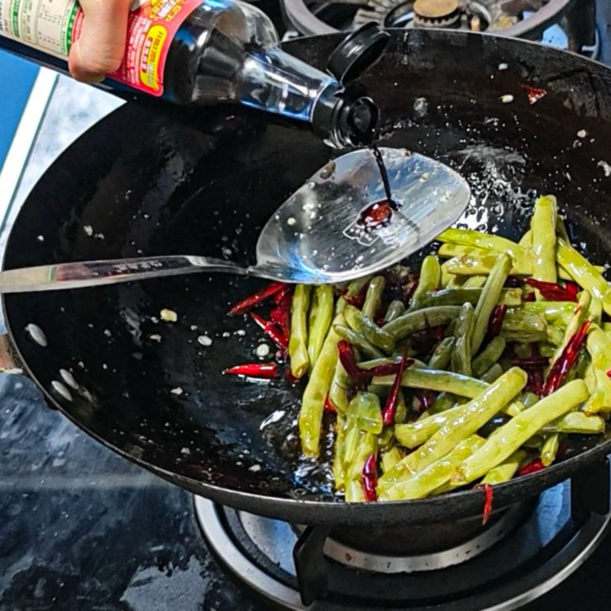 Chengdu Vegetarian Home Cooking Experience in a Local Home