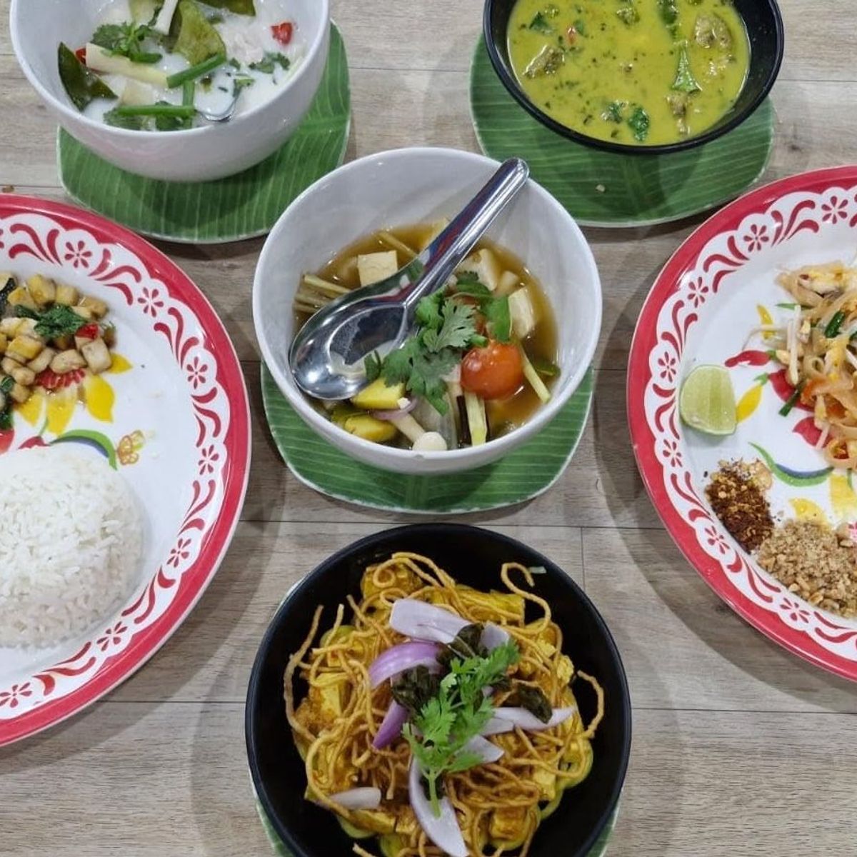 Morning Thai Home Cooking Experience in Chiang Mai with Market Tour