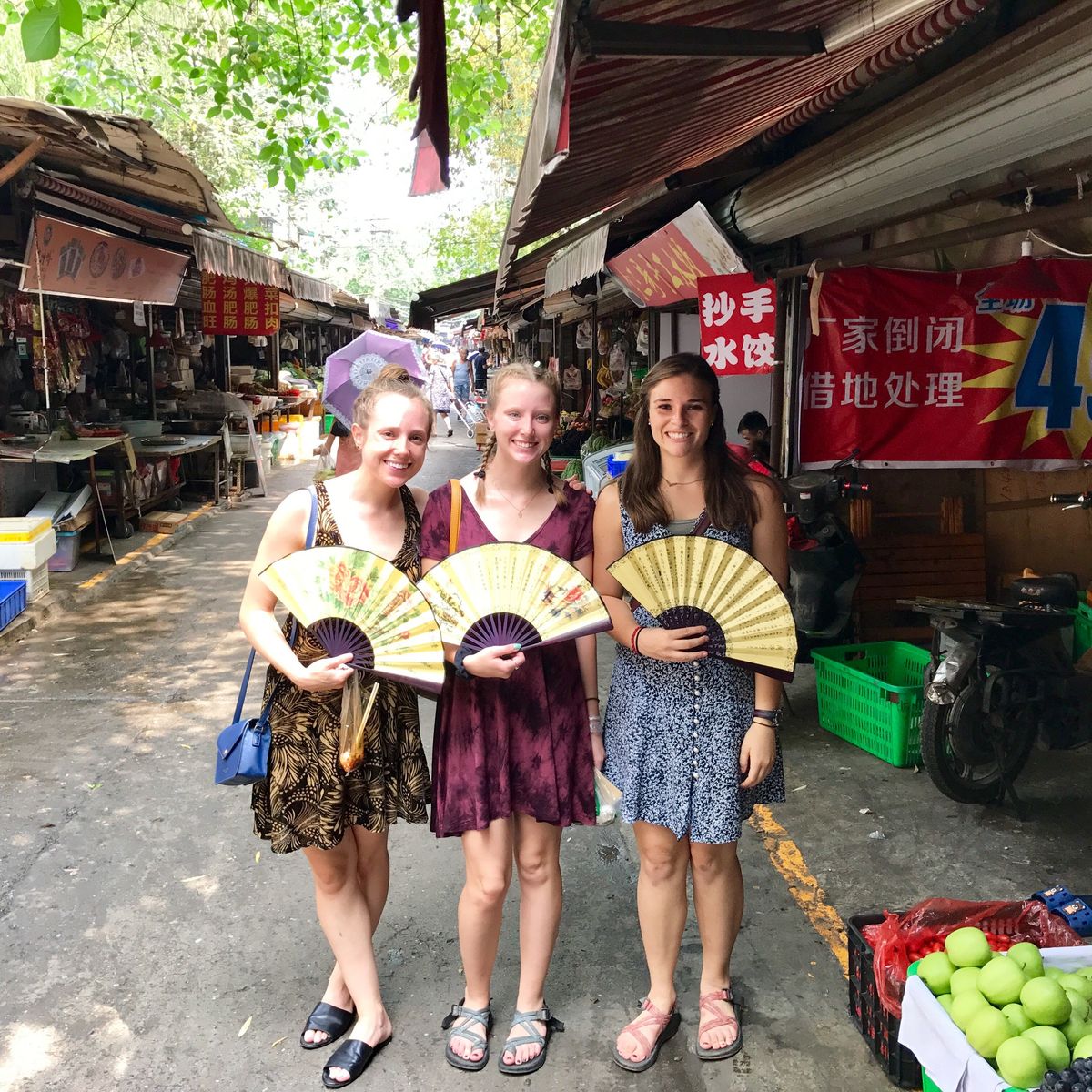 Xi'an Local Street Food Tour with TukTuk Ride