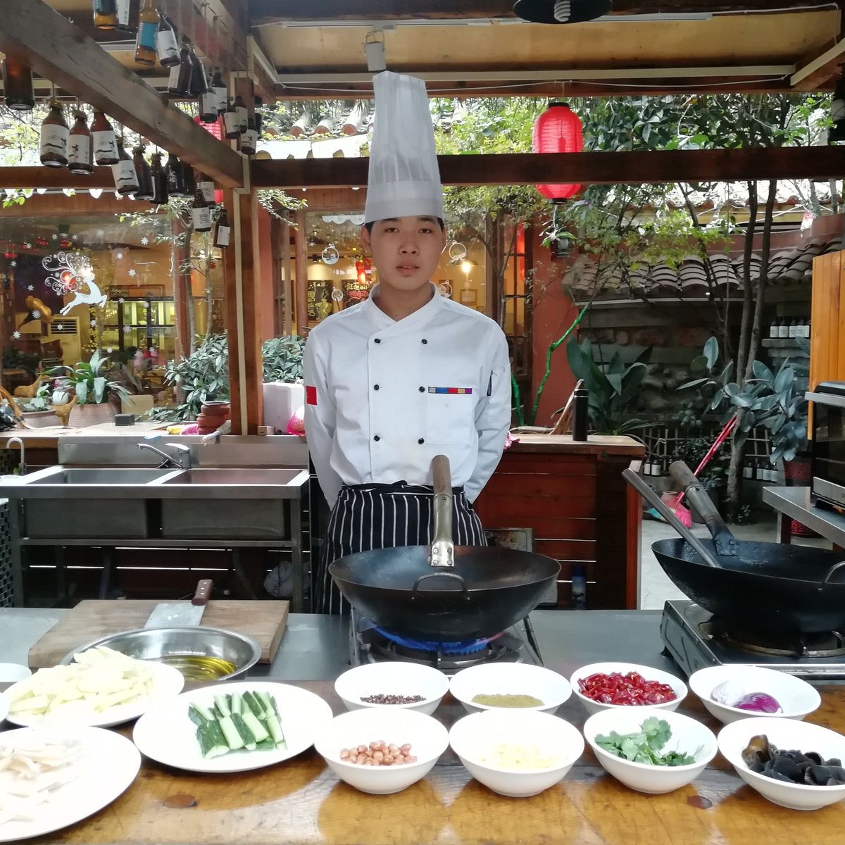 Dumpling-Making Workshop & Local Market Tour
