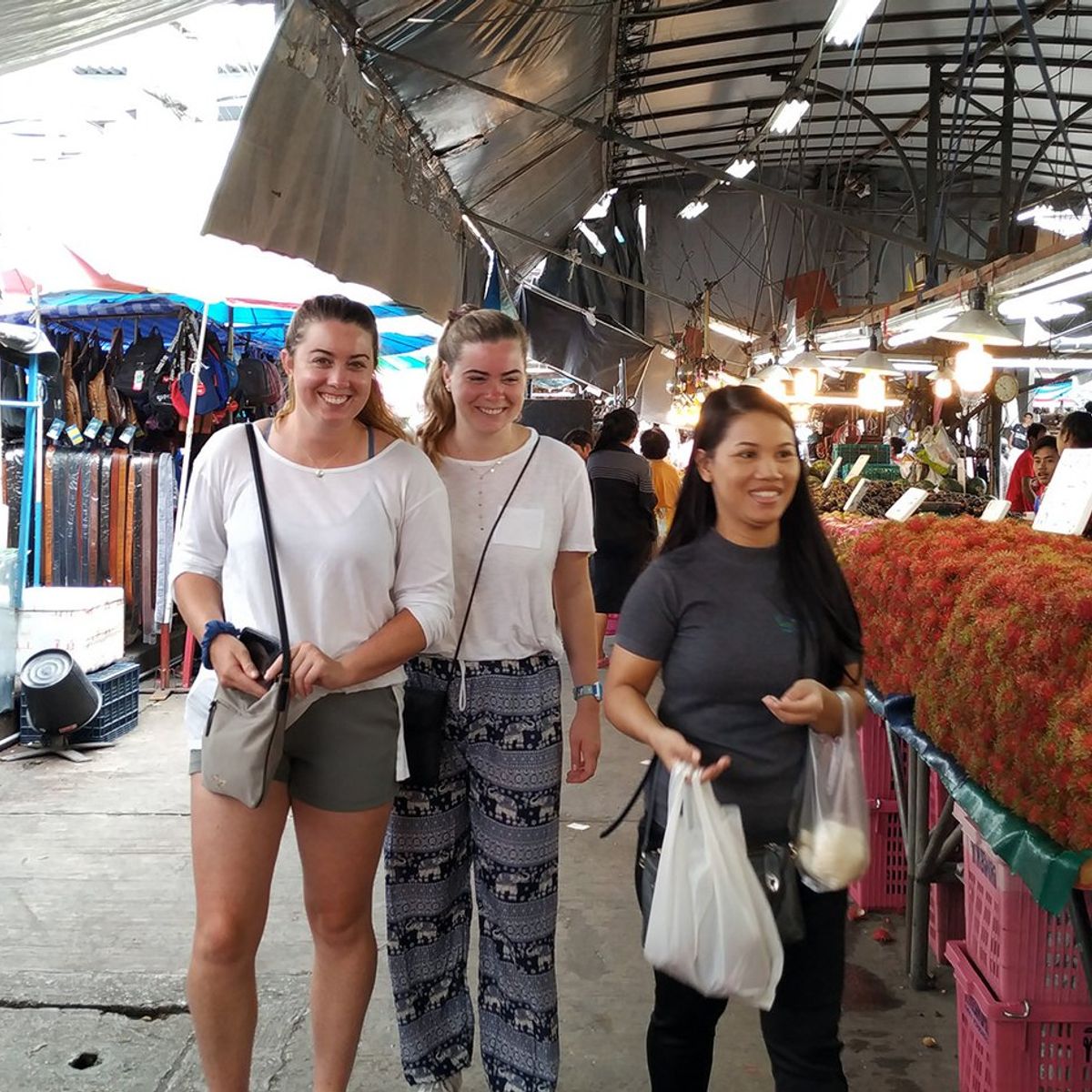 Choose Your Own Favorite Thai Dish Hands-on Authentic Thai Cooking Class with Local Market Tour