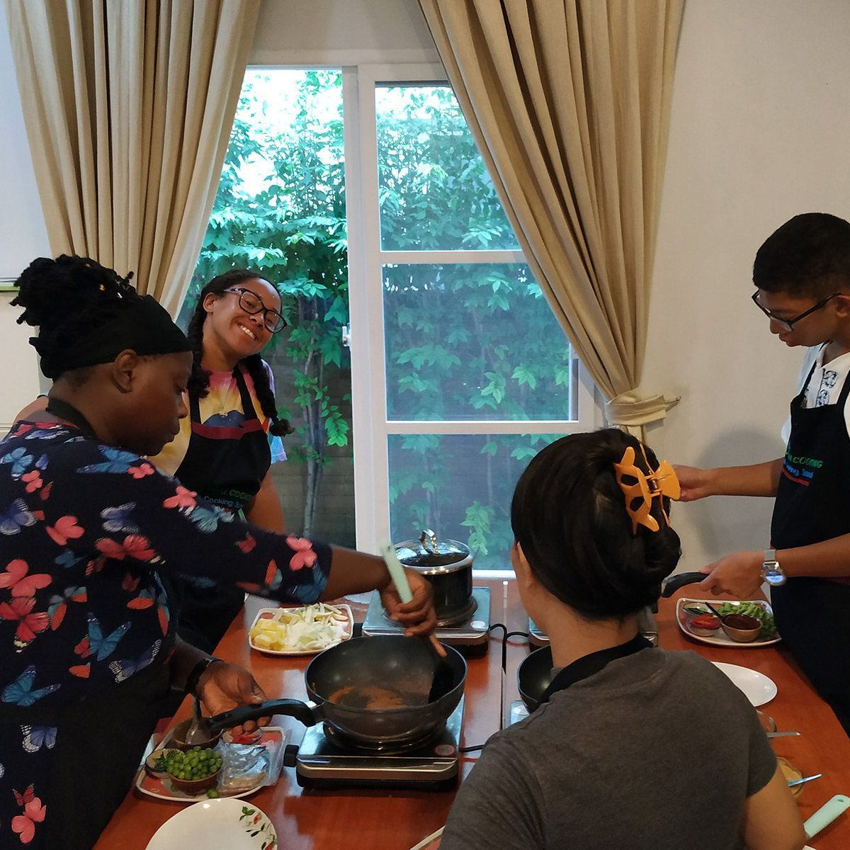 Choose Your Own Favorite Thai Dish Hands-on Authentic Thai Cooking Class with Local Market Tour