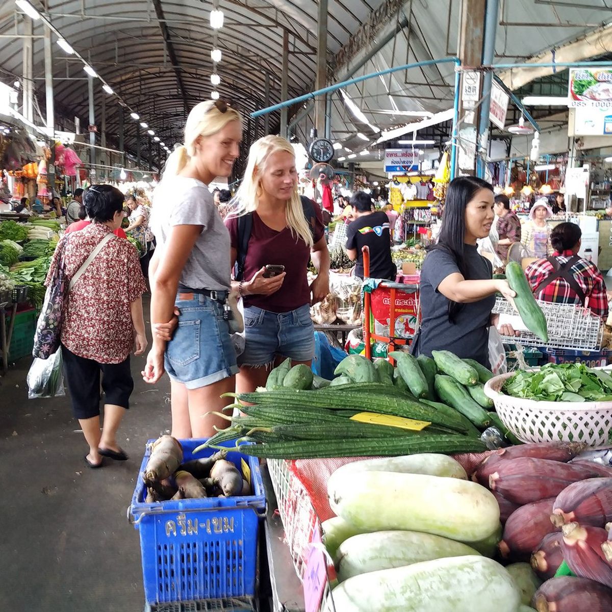 Choose Your Own Favorite Thai Dish Hands-on Authentic Thai Cooking Class with Local Market Tour