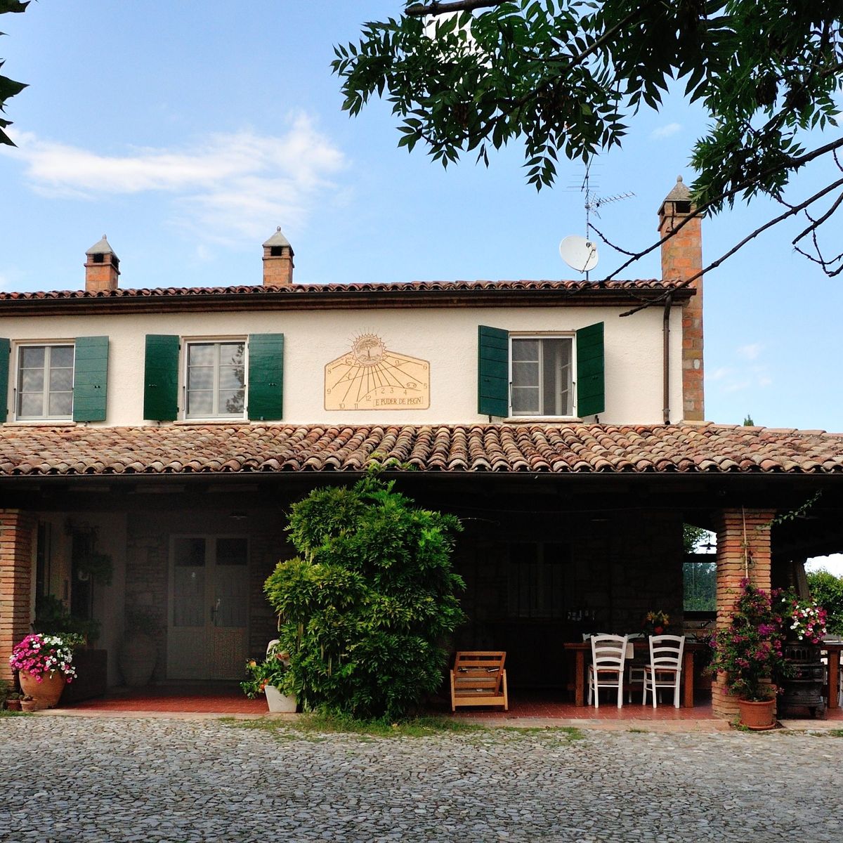 Cook Like a Local in San Marino Countryside