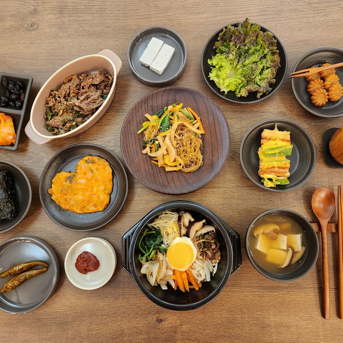 Traditional Korean 6-Dish Cooking Class with Hidden Alley Tour in Seoul