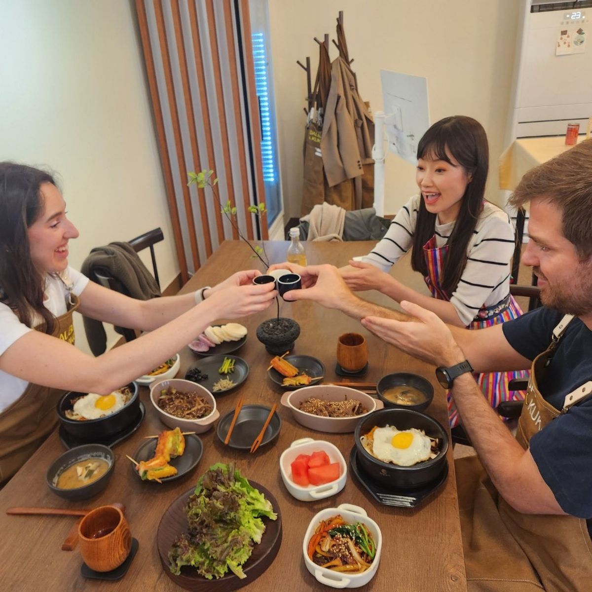 Traditional Korean 6-Dish Cooking Class with Hidden Alley Tour in Seoul
