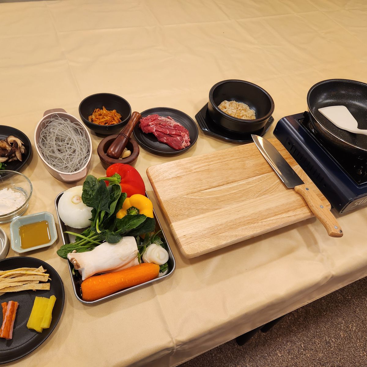 Traditional Korean 6-Dish Cooking Class with Hidden Alley Tour in Seoul