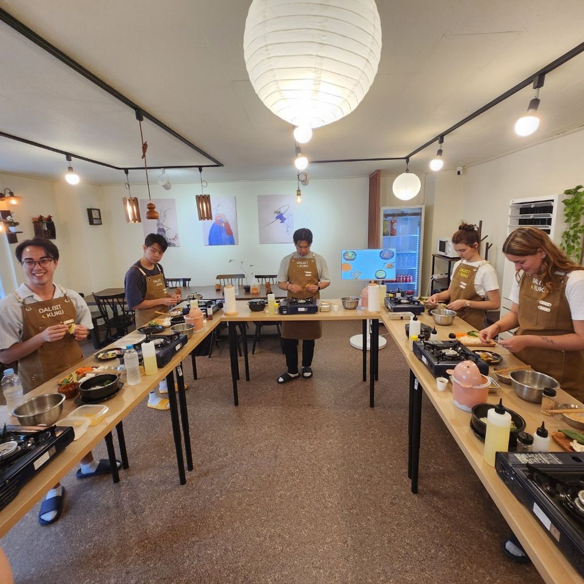 Traditional Korean 6-Dish Cooking Class with Hidden Alley Tour in Seoul