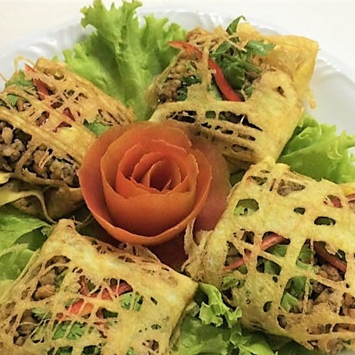 Fresh Market Tour & Authentic Thai Lunch Cooking with Passionate Chef