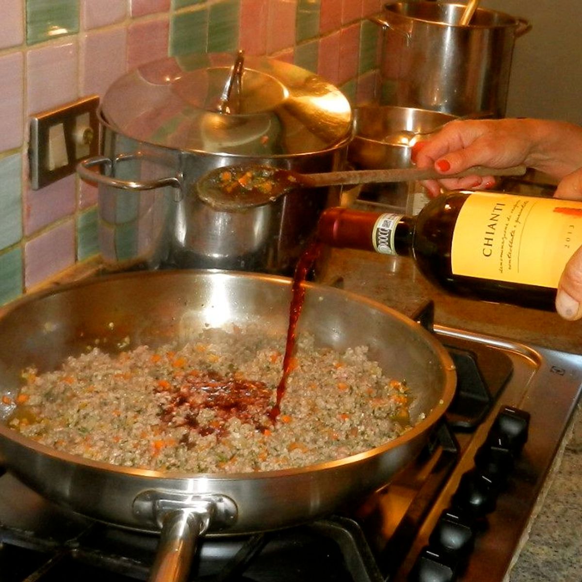 Cooking and Drinking in a Tuscan Farmhouse
