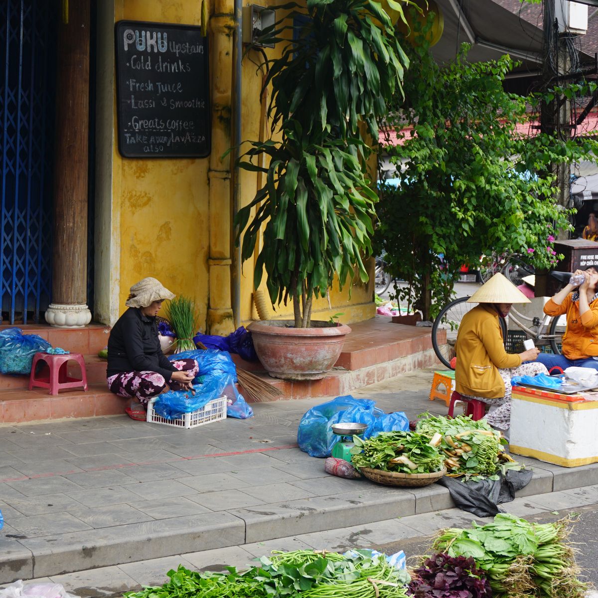 Visite du marché local avec promenade en bateau jusqu'à la maison de ma grand-mère et cours de cuisine