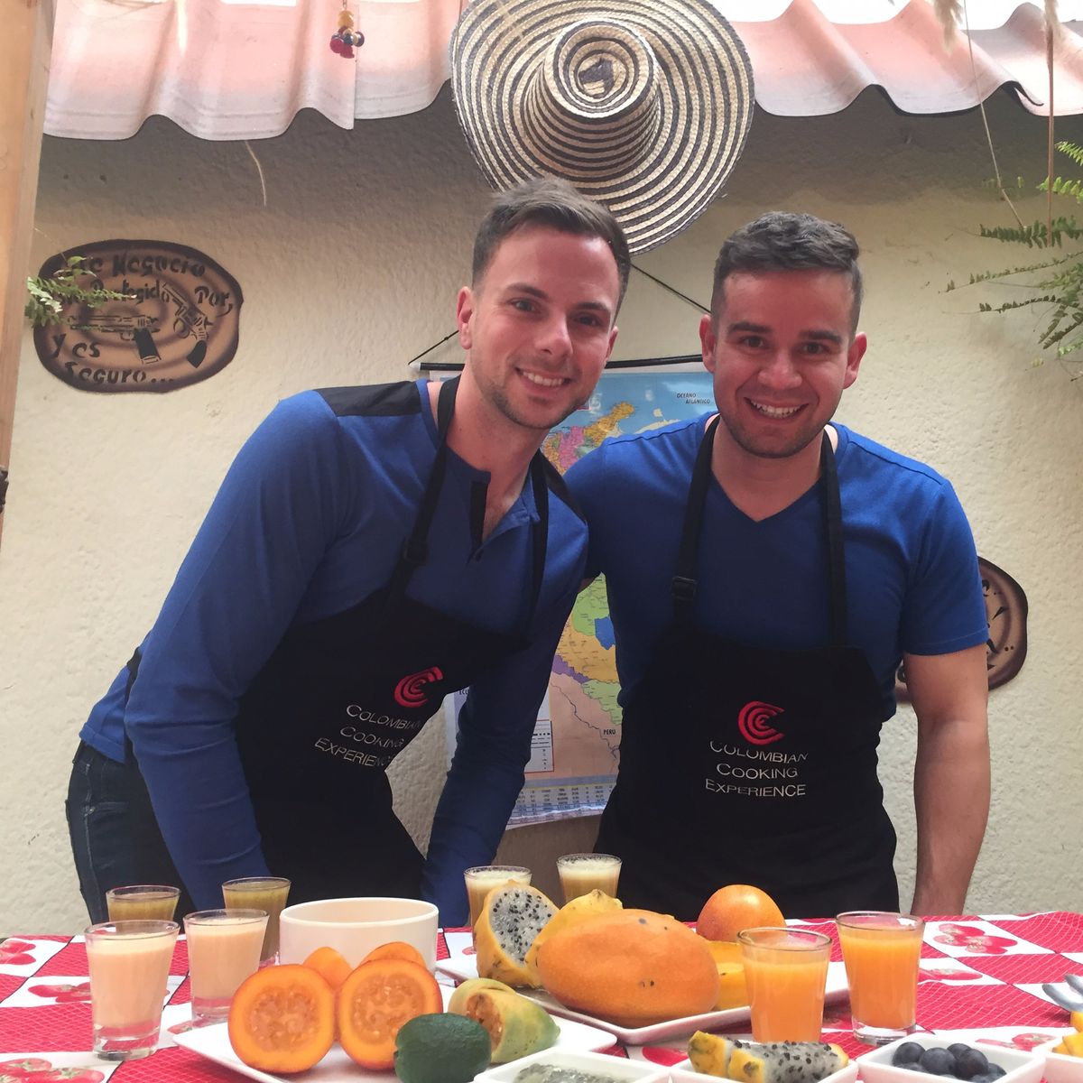 Cooking Class in a Typical Colombian House: Fruits, Cocktails, Fun and a Lot of Food!
