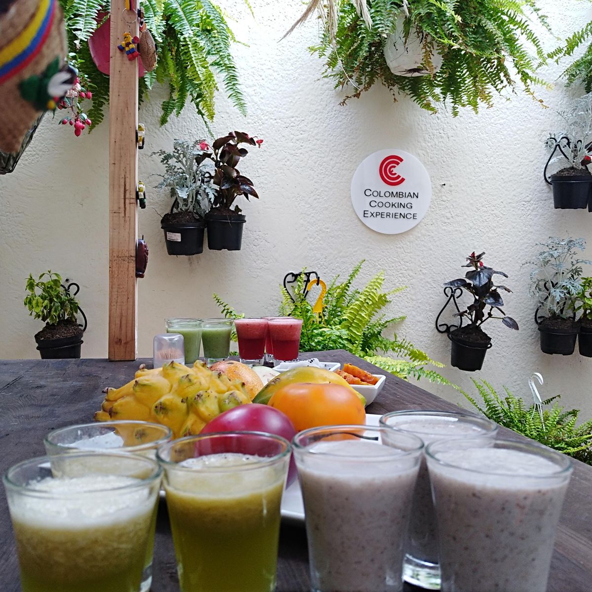 Cooking Class in a Typical Colombian House: Fruits, Cocktails, Fun and a Lot of Food!