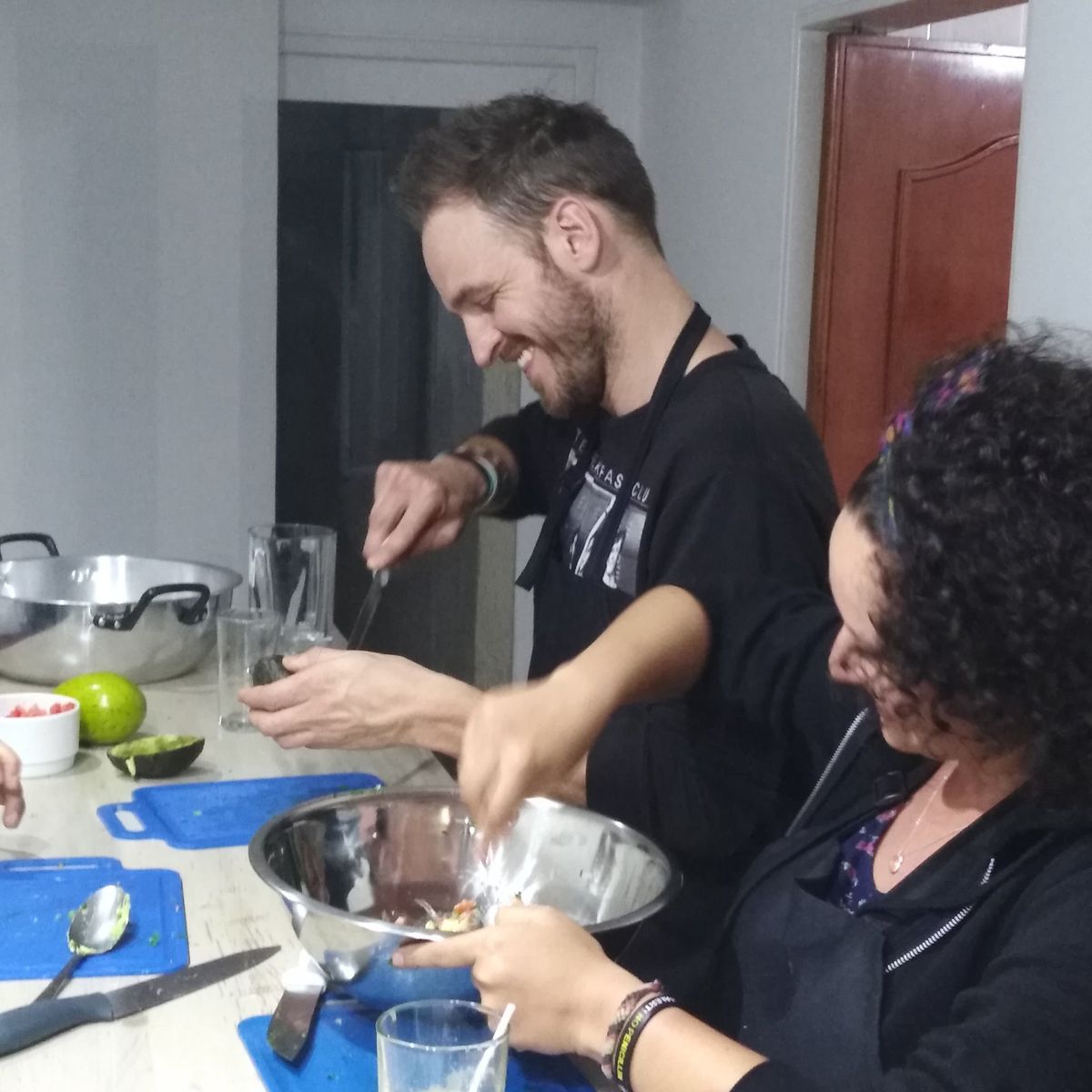Cooking Class in a Typical Colombian House: Fruits, Cocktails, Fun and a Lot of Food!