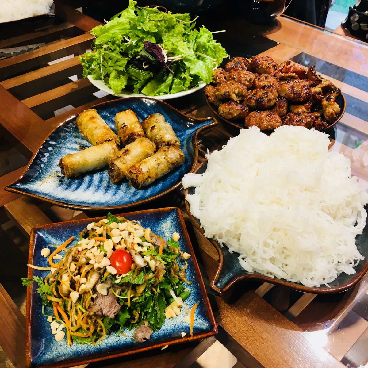 Cooking Class in Local Villa with Market Tour