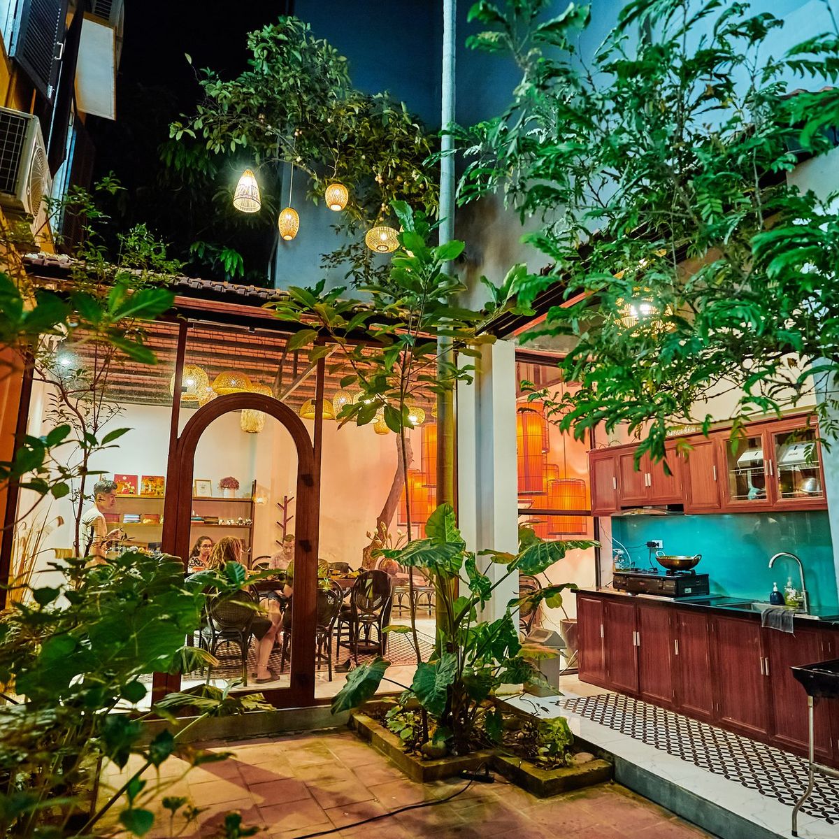 Rose Kitchen: Hanoi Market, Cooking & Tales with Free Transfer