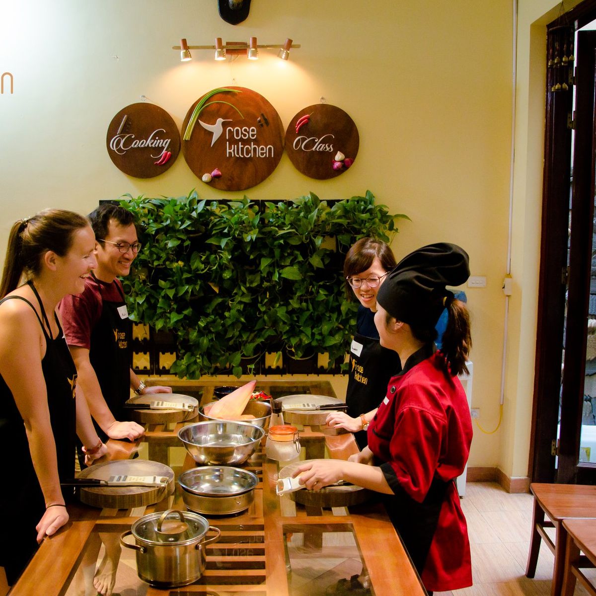 Cooking Class in Local Villa with Market Tour