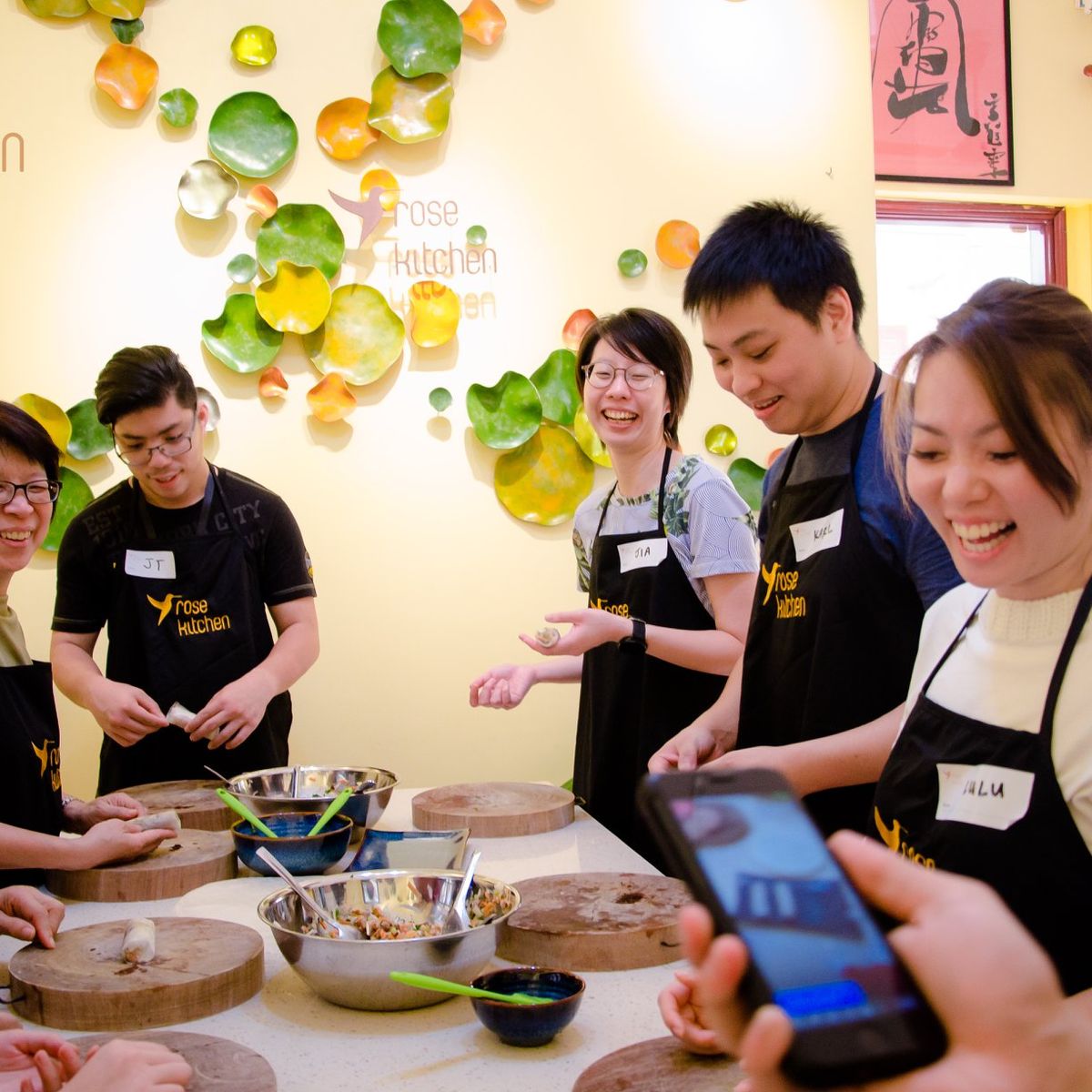 Cooking Class in Local Villa with Market Tour