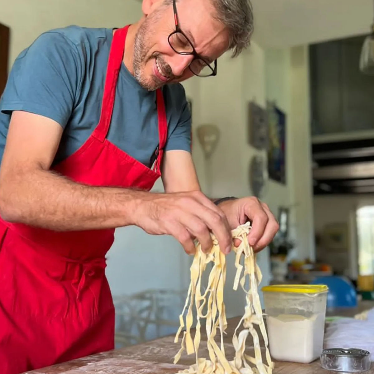 Kelas Membuat Pasta dengan Rempah Liar & Mencicipi Anggur Buatan Sendiri di Pedesaan Roma