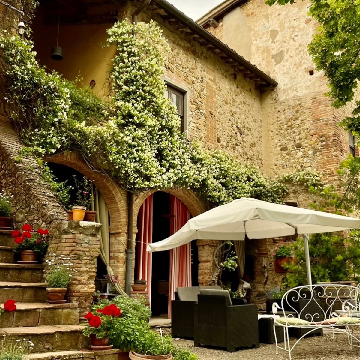 Culinary Experience with Dinner and Live Opera in the Countryside