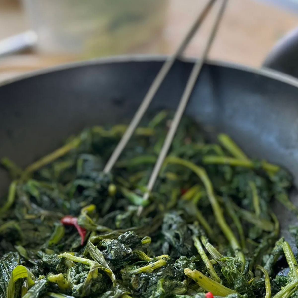 Cuisiner aux herbes sauvages dans la campagne romaine - Cours particulier