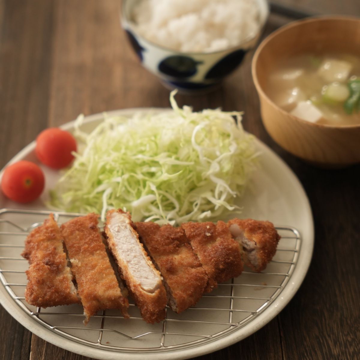 Knuspriges Tonkatsu & wärmende Miso-Suppe: Klassische japanische Hausmannskost