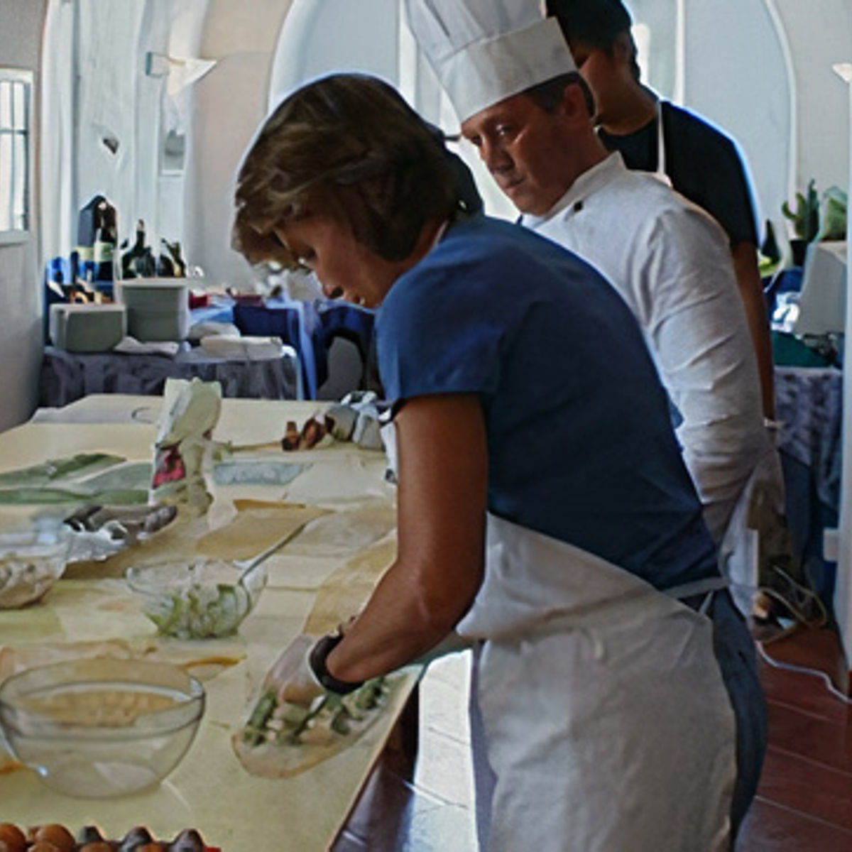 Cours de cuisine dans une villa toscane avec dégustation de vins et d'huile d'olive dans un domaine viticole ...