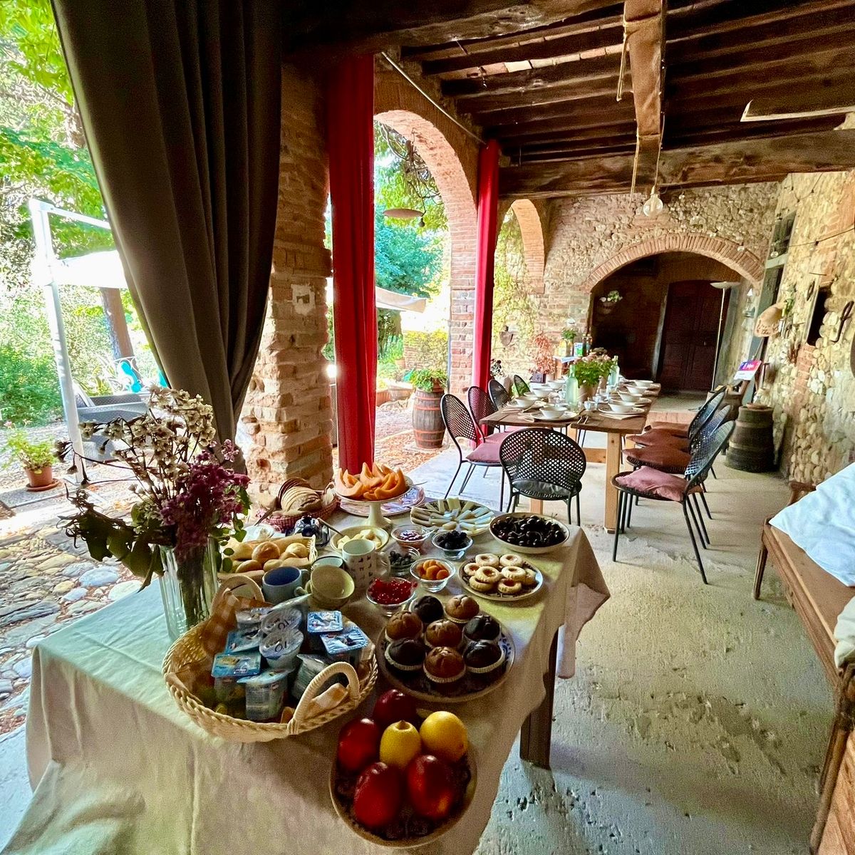 Culinary Experience with Dinner and Live Opera in the Countryside