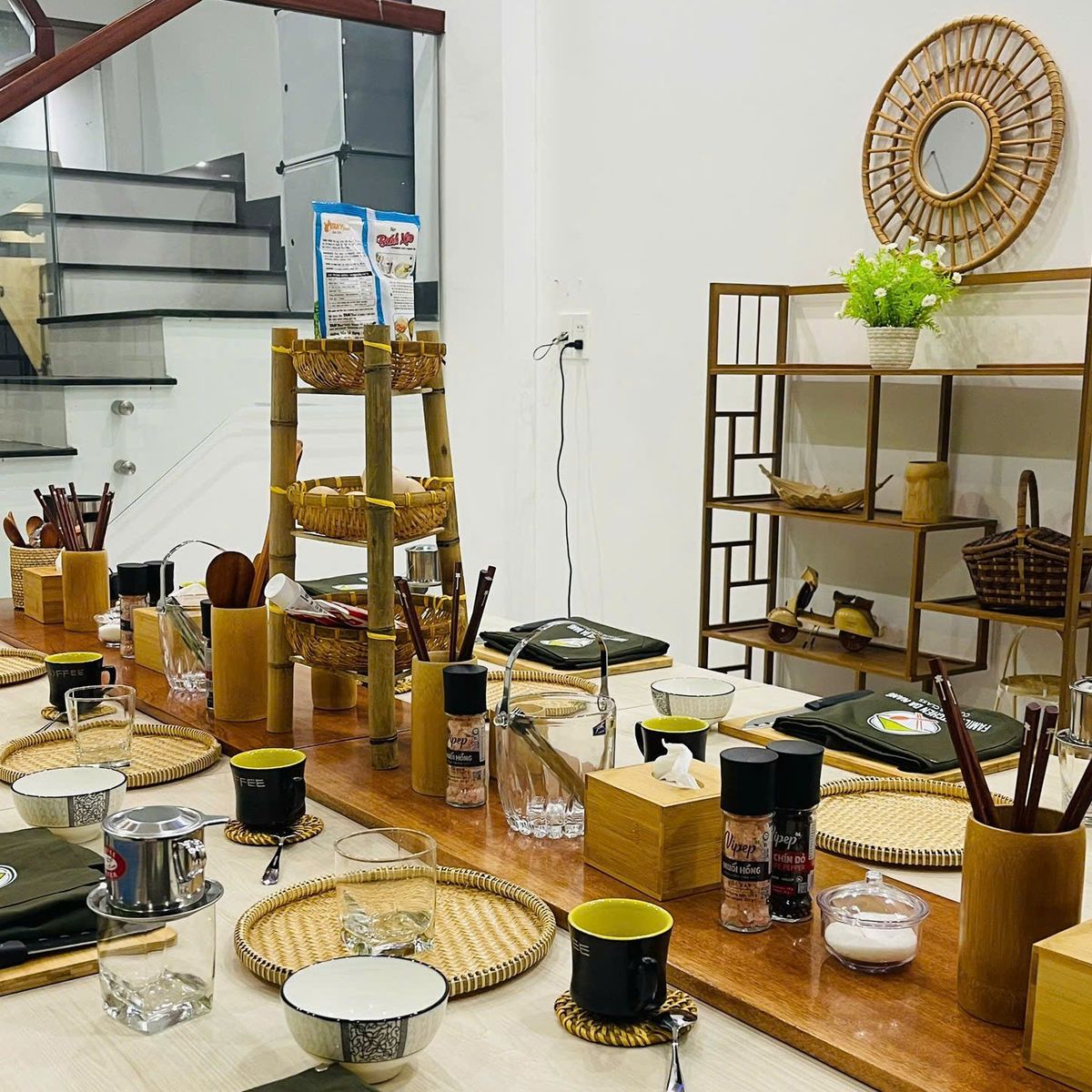Da Nang Local's Home Cooking Class with Market Tour