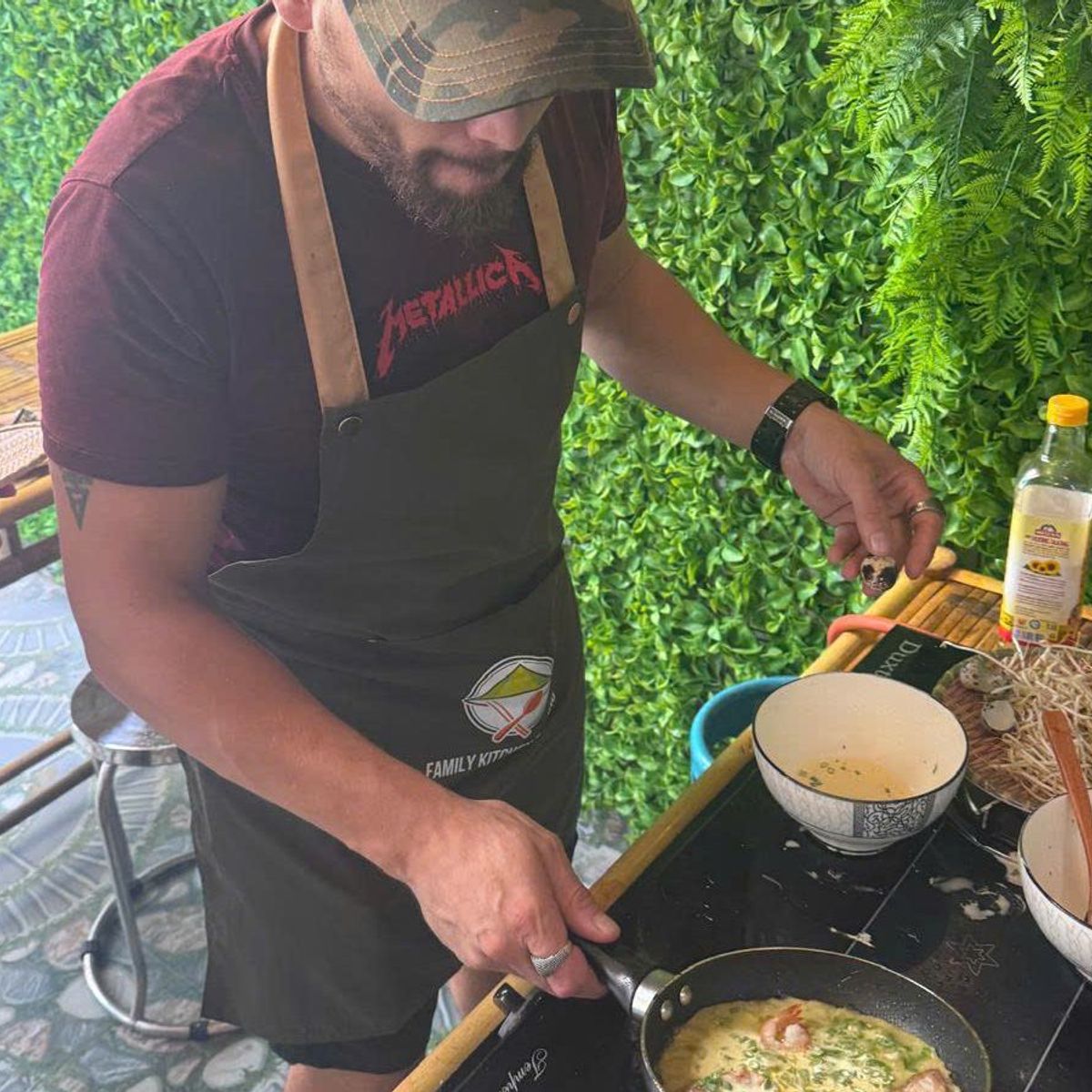 Da Nang Local's Home Cooking Class with Market Tour