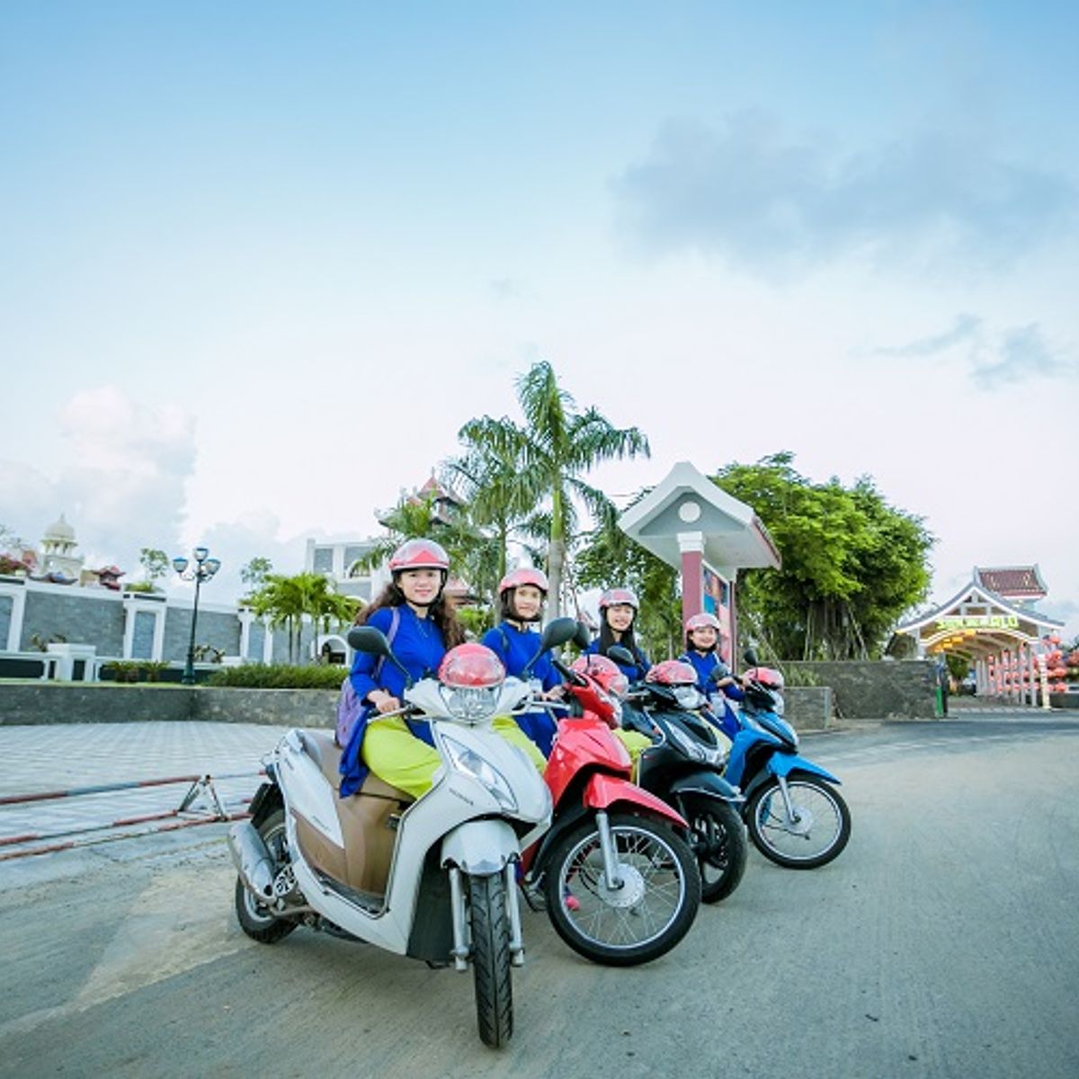 Danang Local Foods on Motorbike