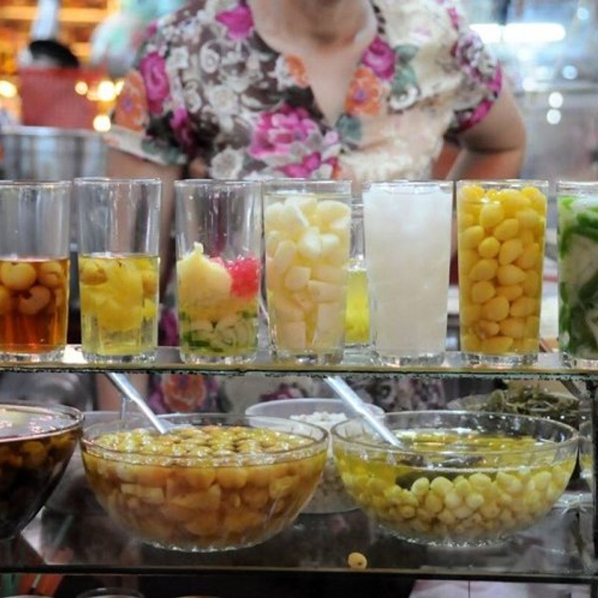 Da Nang Sightseeing and Local Food Tour by Scooter