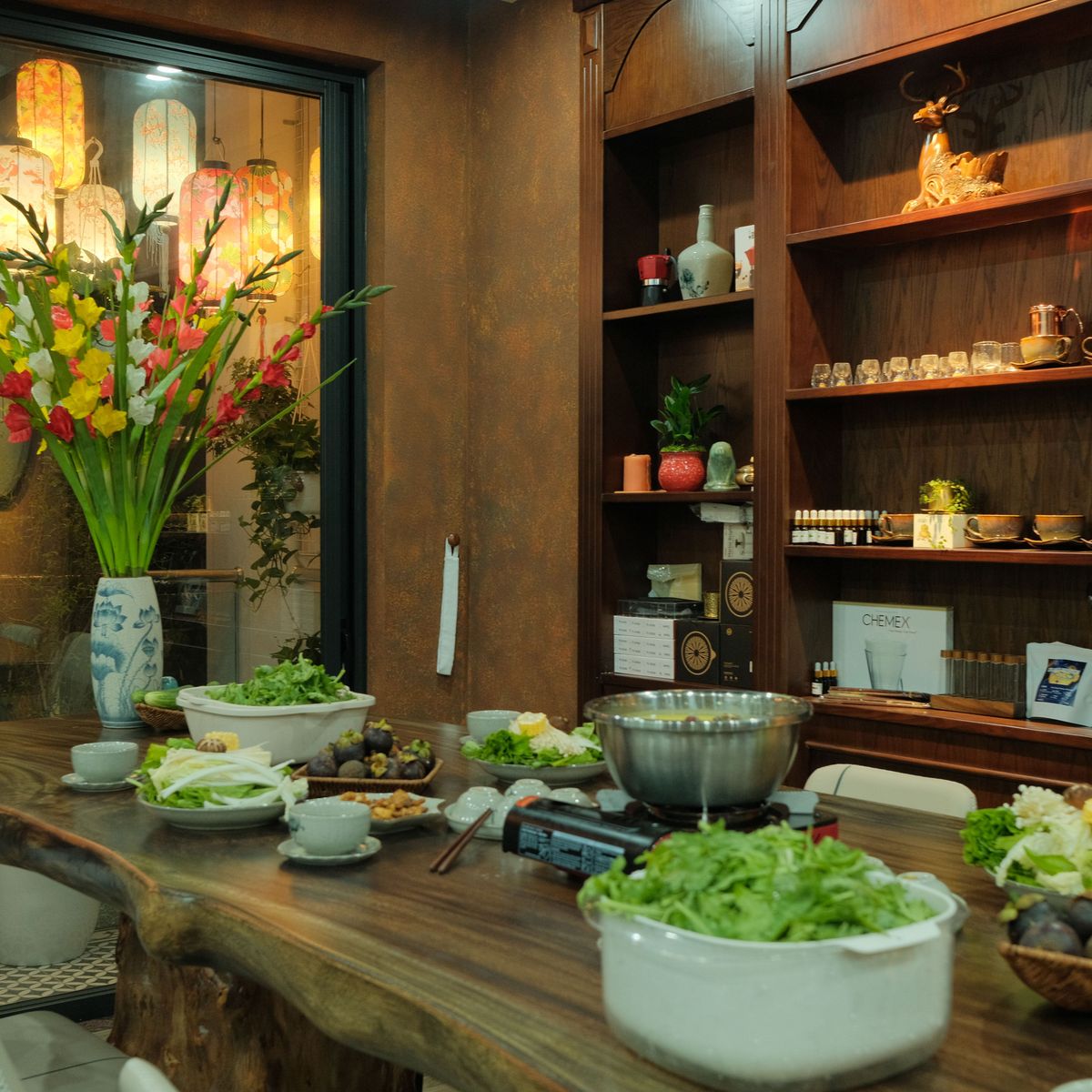 Dine With Locals