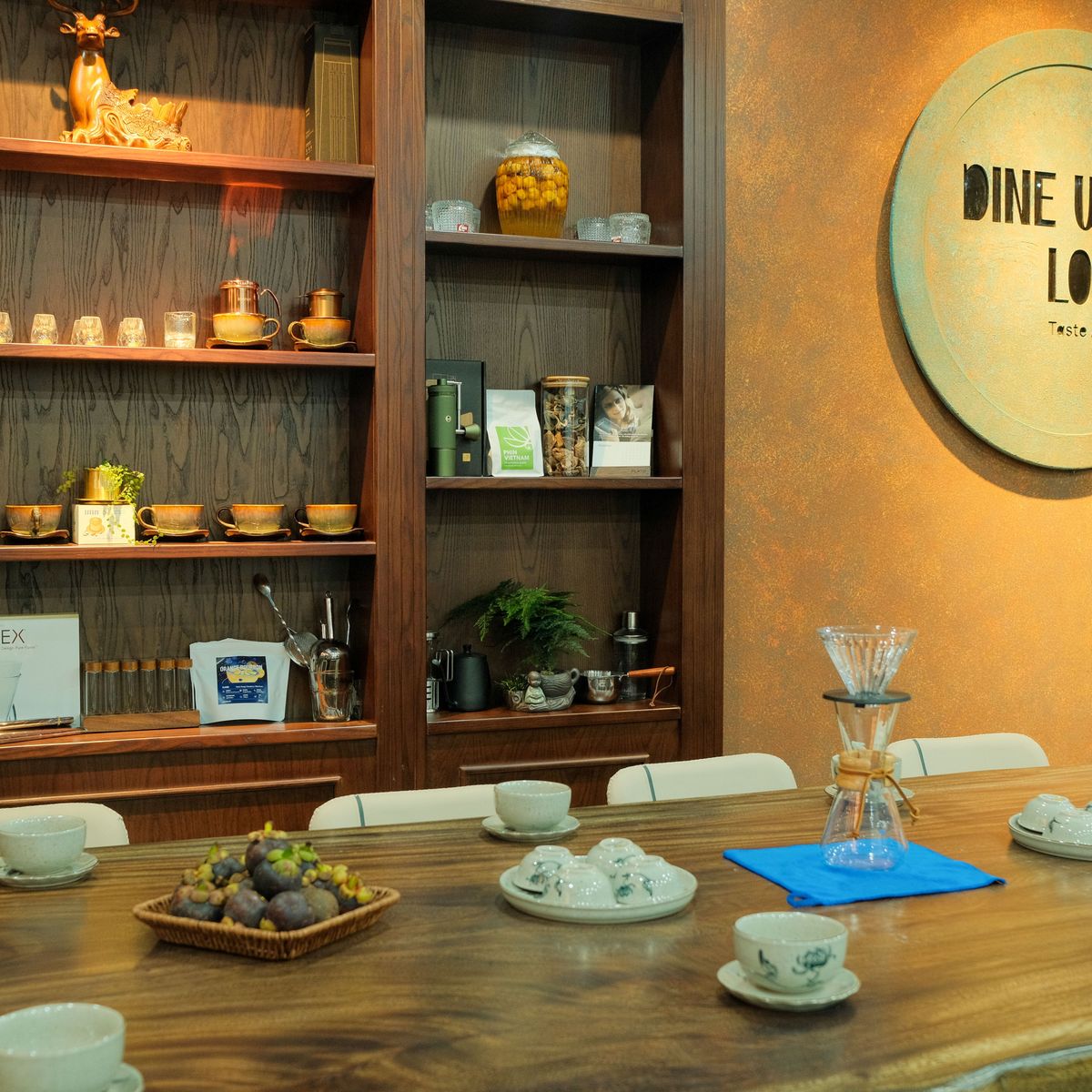 Dine With Locals