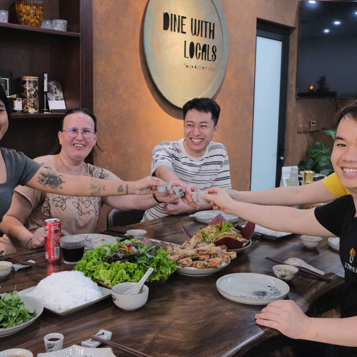 Dine With Locals