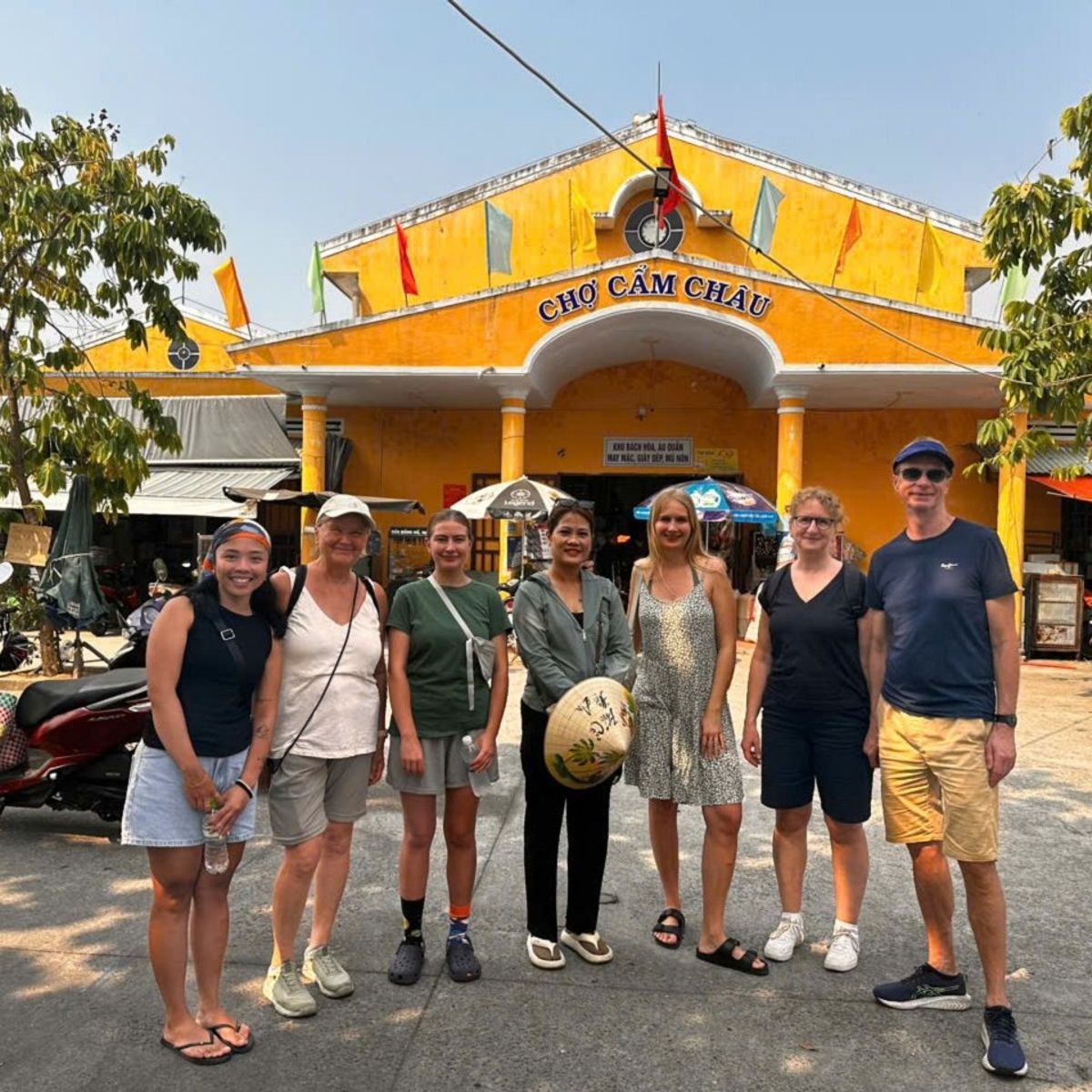 Experience Authentic Vietnamese Cuisine & Local Life in Hoi An