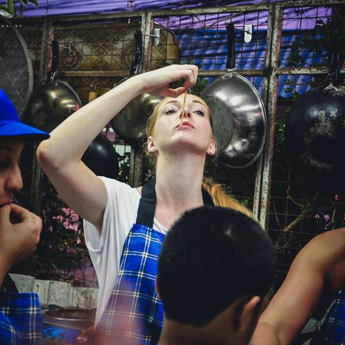 Cours de cuisine thaïlandaise facile d'une demi-journée et visite du marché