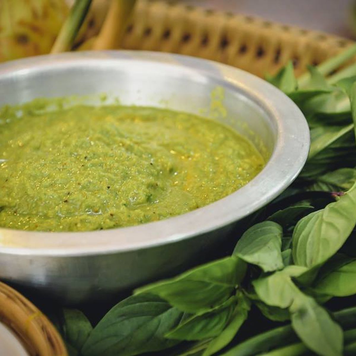 Cours de cuisine thaïlandaise facile d'une demi-journée et visite du marché