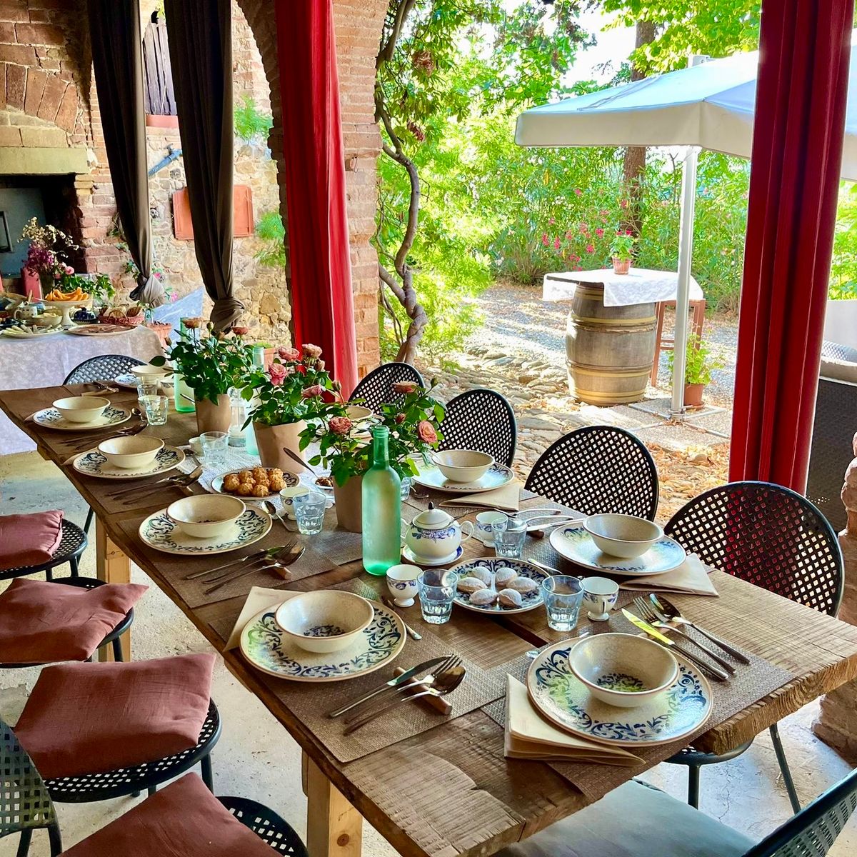 Experience Harvesting Vegetables and Pasta Culinary Class at a Tuscan Villa