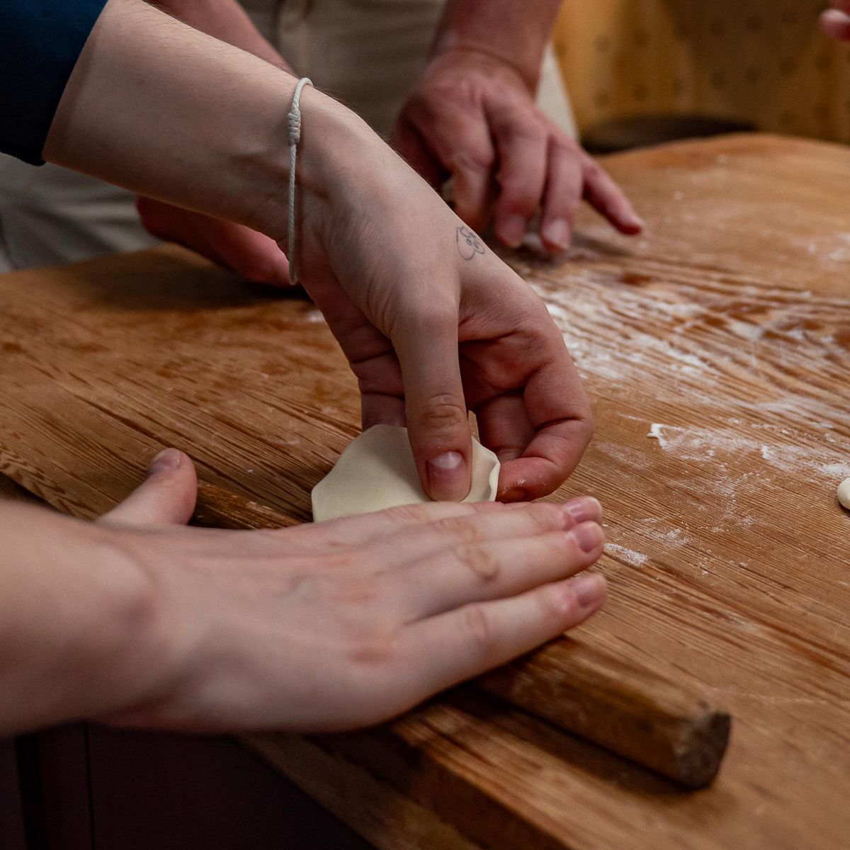 Keelung Market Tour & Soup Dumpling Workshop: A Taste of Local Life