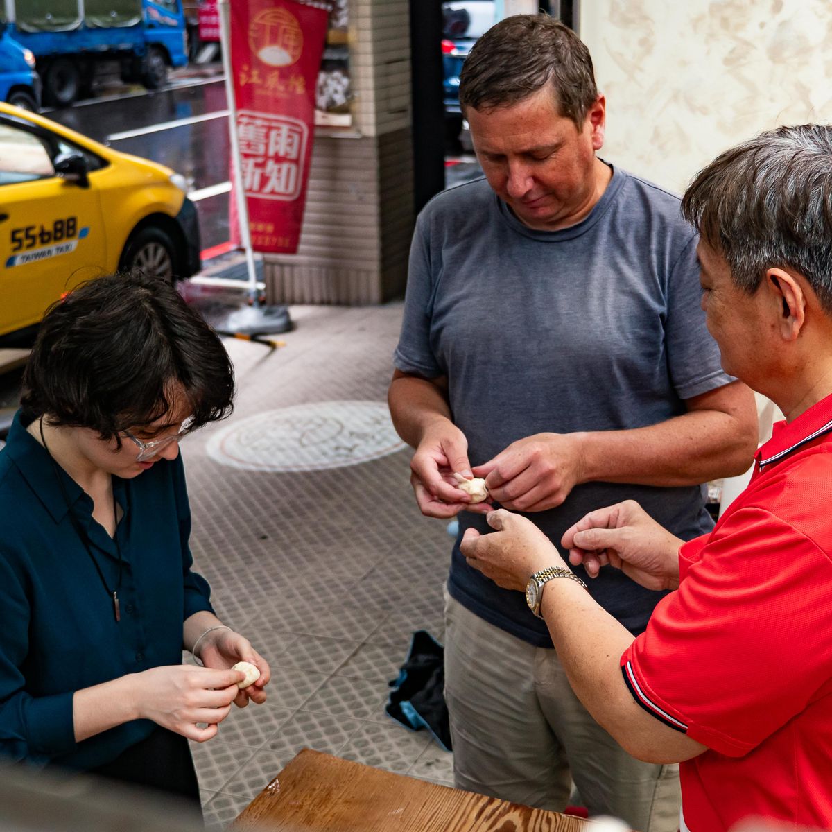 Keelung Market Tour & Soup Dumpling Workshop: A Taste of Local Life