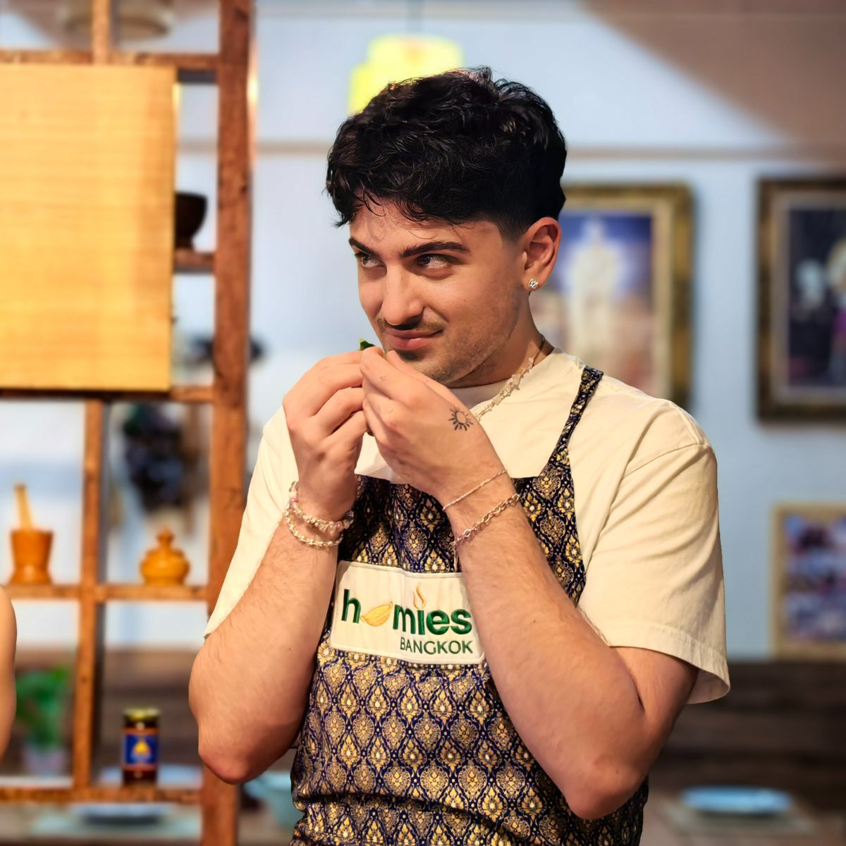 Explore Thai Flavors: Market Tour & Authentic Cooking Experience