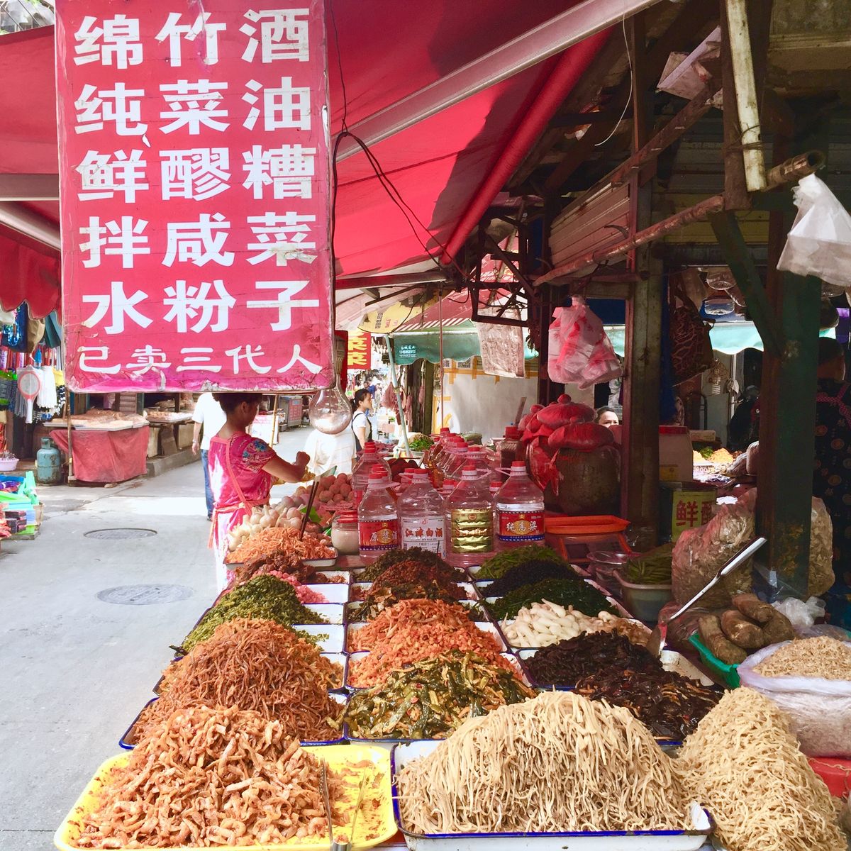 Explore the Most Down To Earth Market in Chengdu