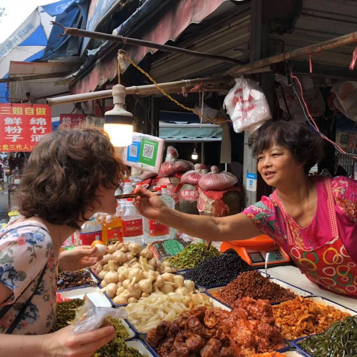Explore the Most Down To Earth Market in Chengdu
