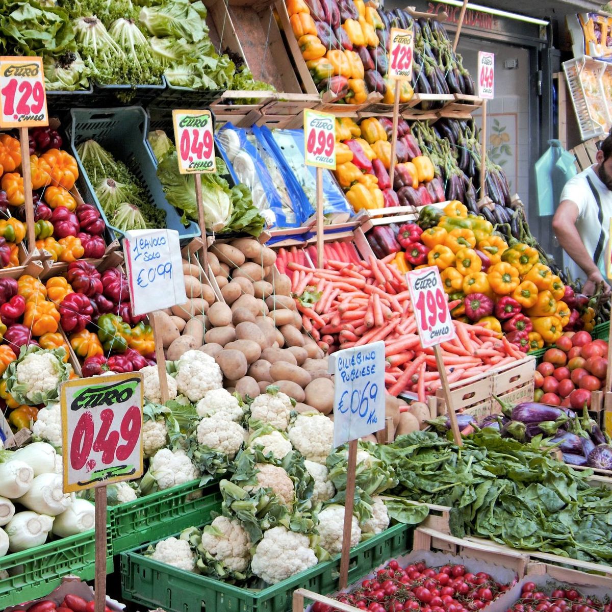 Exploring and taste local food markets with Riccardo