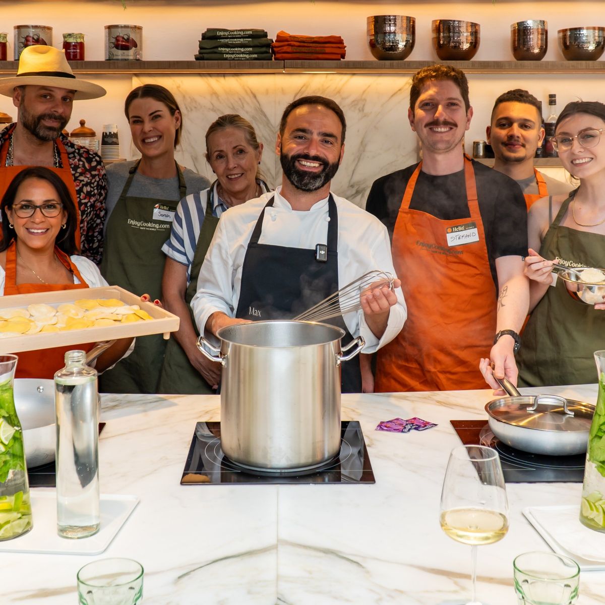 Visite du marché fermier et atelier de fabrication de pâtes authentiques accompagnés de vins italiens de qualité.