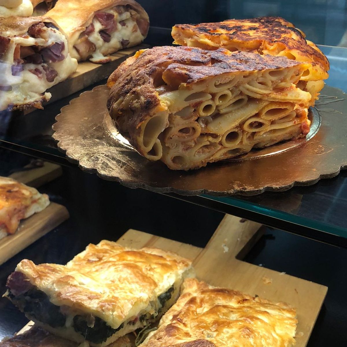 Flavors of Naples: A Gastronomic Journey through the Spanish Quarter