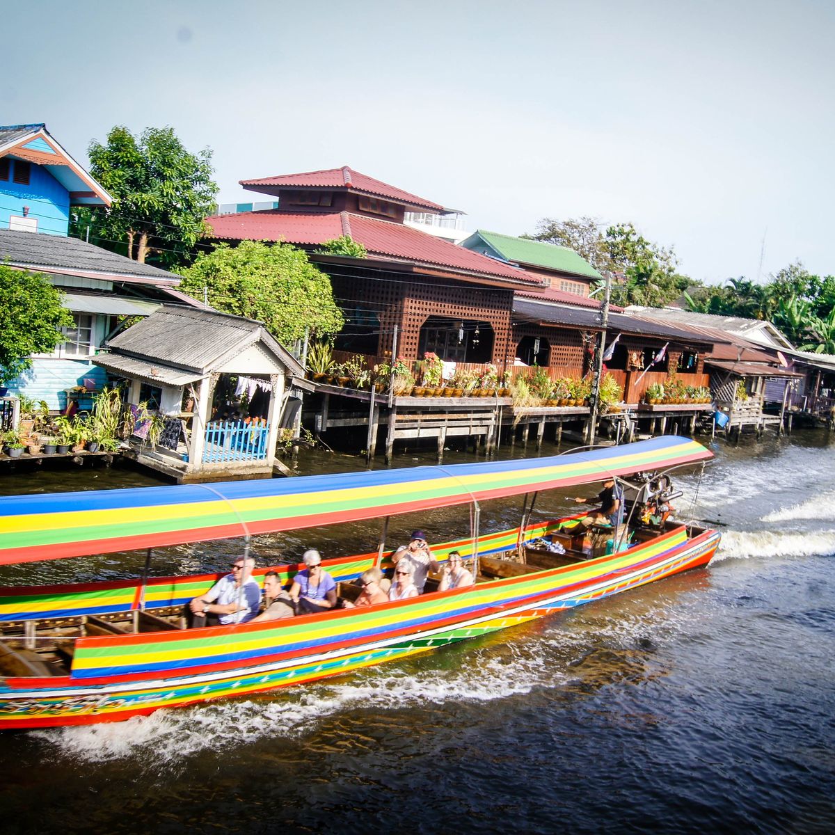 Découvrez les marchés animés de Bangkok : dégustations culinaires, visite des canaux et patrimoine culturel